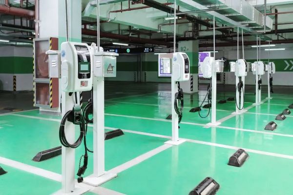 Cases of new energy charging piles in residential areas and garages